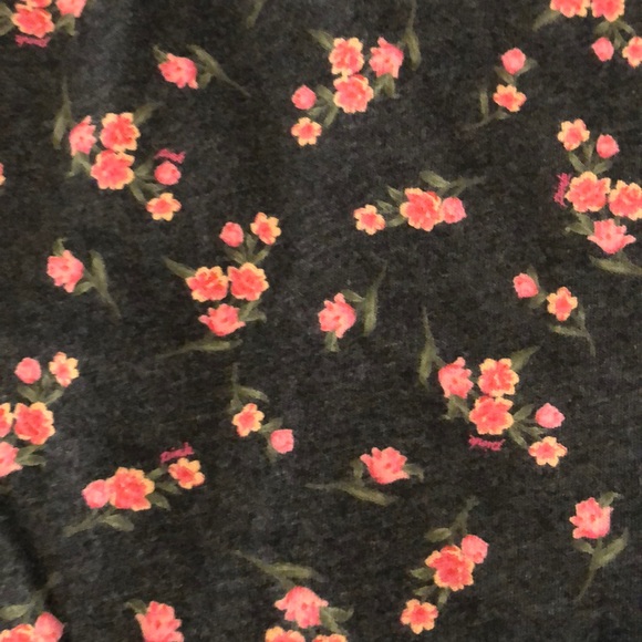 Victoria’s Secret PINK Twisted Back Muscle Tank - Picture 5 of 8